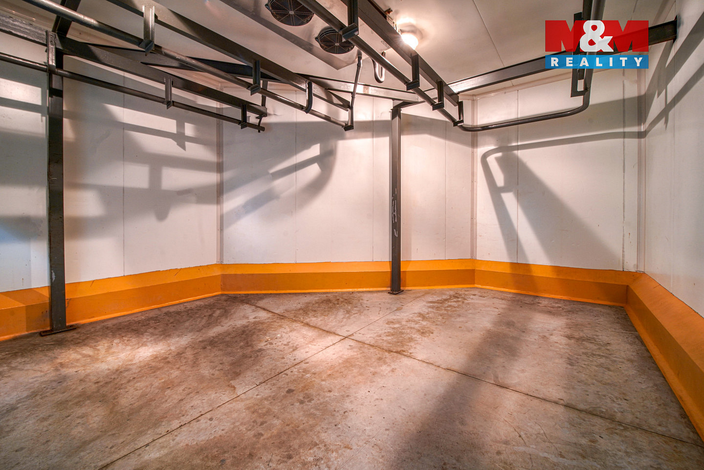 Prodej výrobních prostor 377 m² – fotografie 2