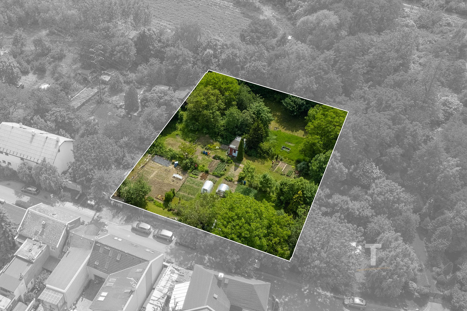 Prodej komerčního pozemku 1 600 m²