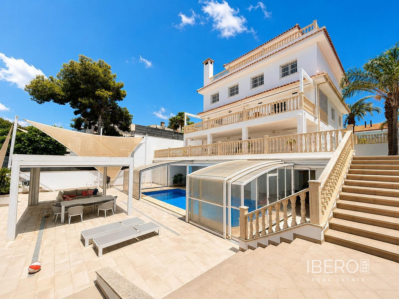 Prodej domu 431 m² s pozemkem 785 m²