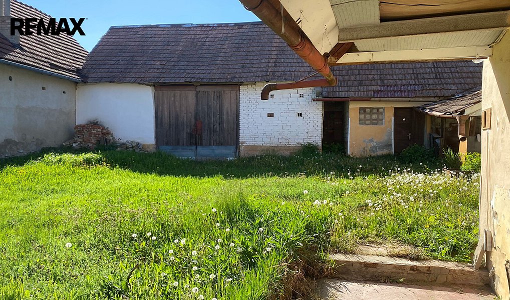 Prodej stavebního pozemku 1 114 m², Moravany – náhled fotky 6