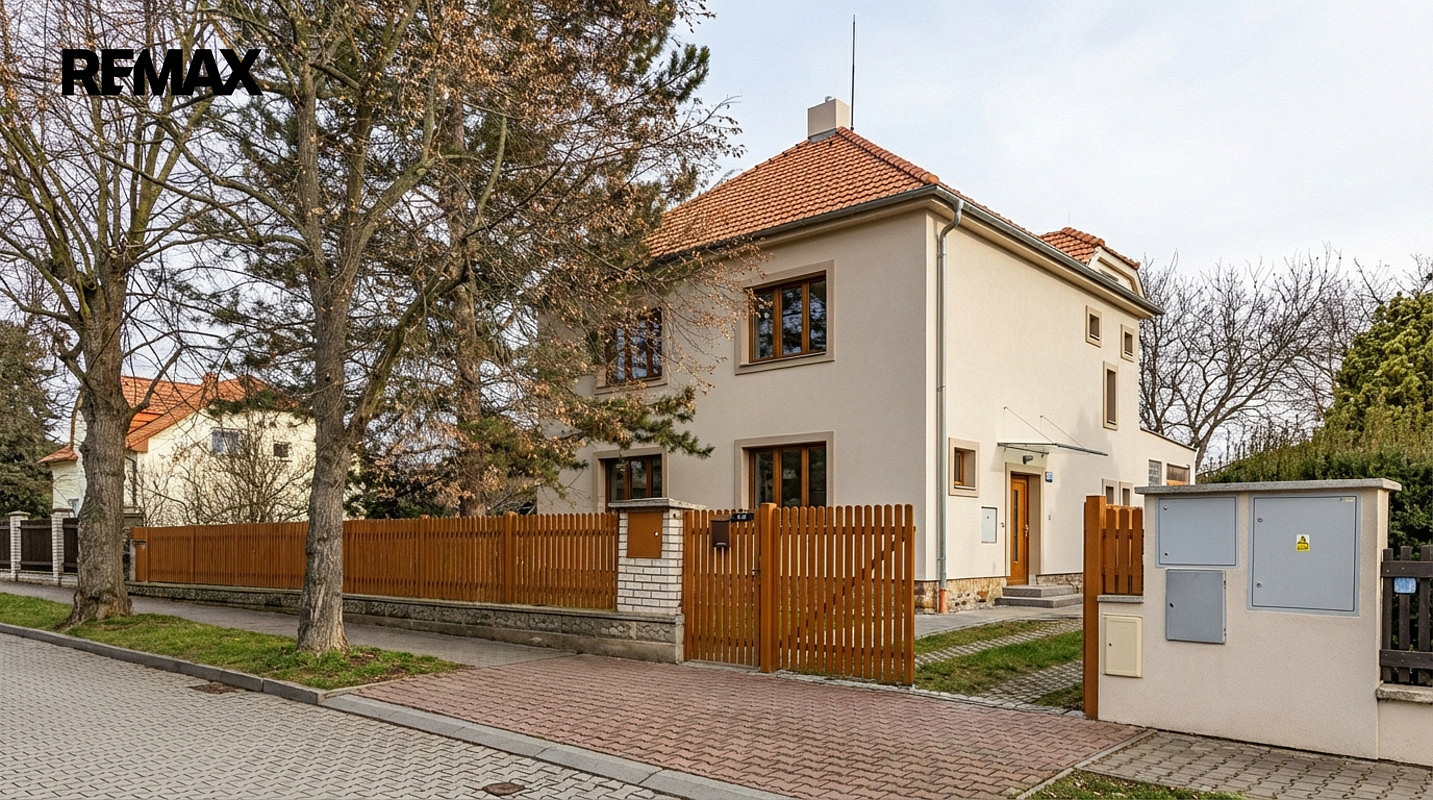 Prodej domu 235 m² s pozemkem 1 359 m² — photo 2