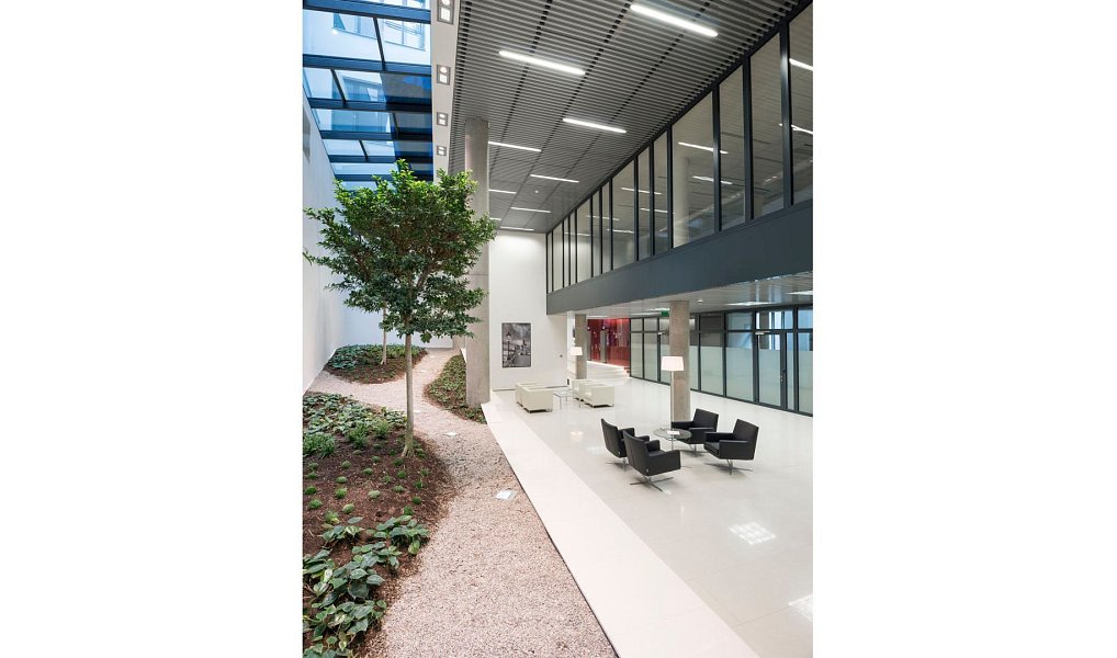Pronájem kanceláře 719 m², Praha – náhled fotky 2