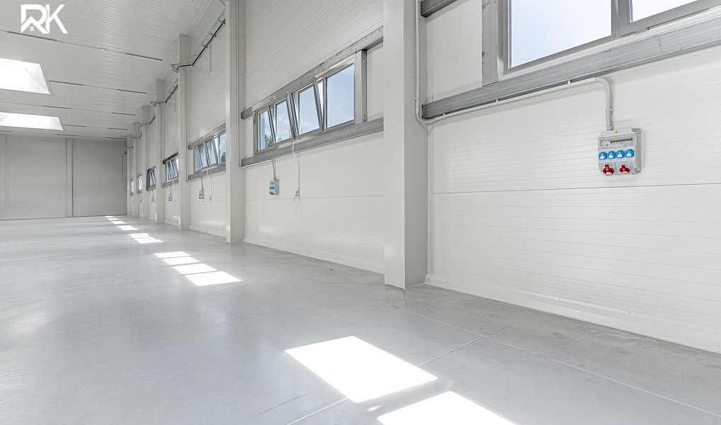 Pronájem skladovacích prostor 1 786 m², Kolín – náhled fotky 3