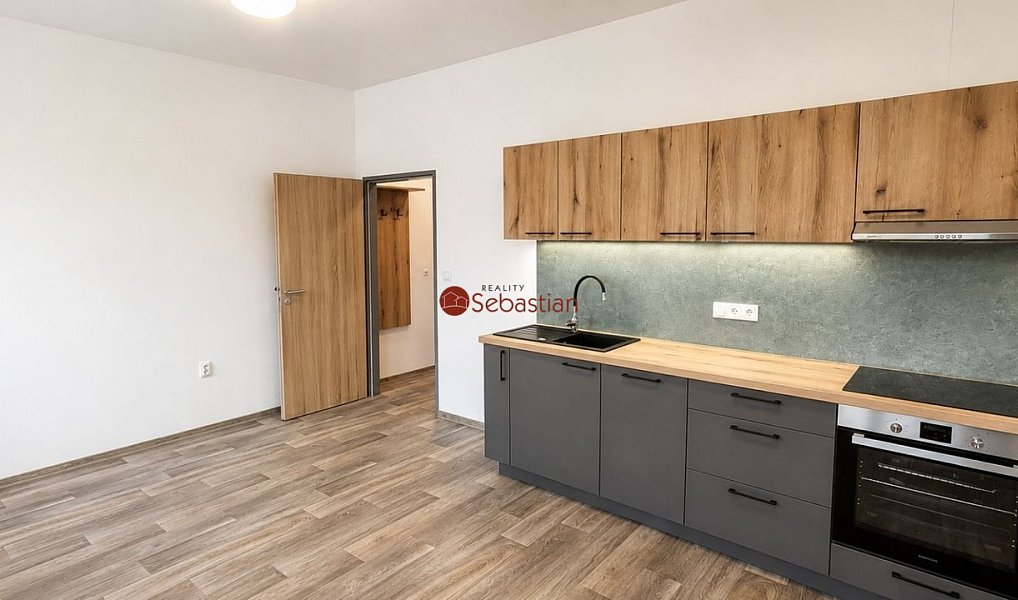 Pronájem bytu 1+kk 53 m², Pardubice – náhled fotky 2