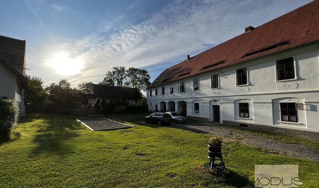 Prodej domu 800 m² s pozemkem 2 684 m², Snědovice – náhled fotky 8