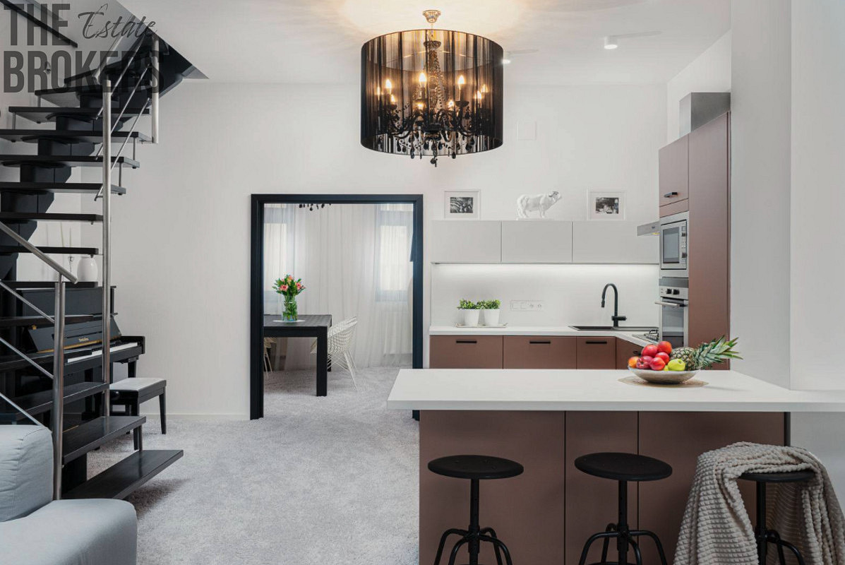 Pronájem bytu 4+kk 170 m² – fotografie 2