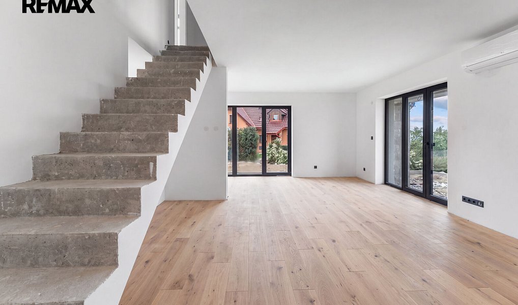 Prodej bytu 4+kk 149 m², Kly – náhled fotky 7