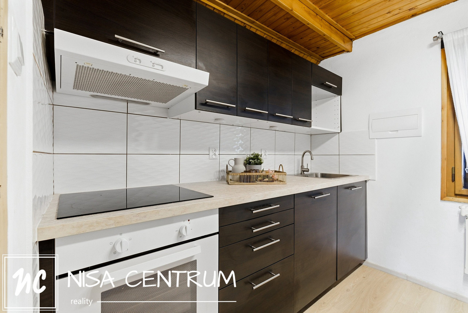 Prodej domu 220 m² s pozemkem 1 945 m² – fotografie 3