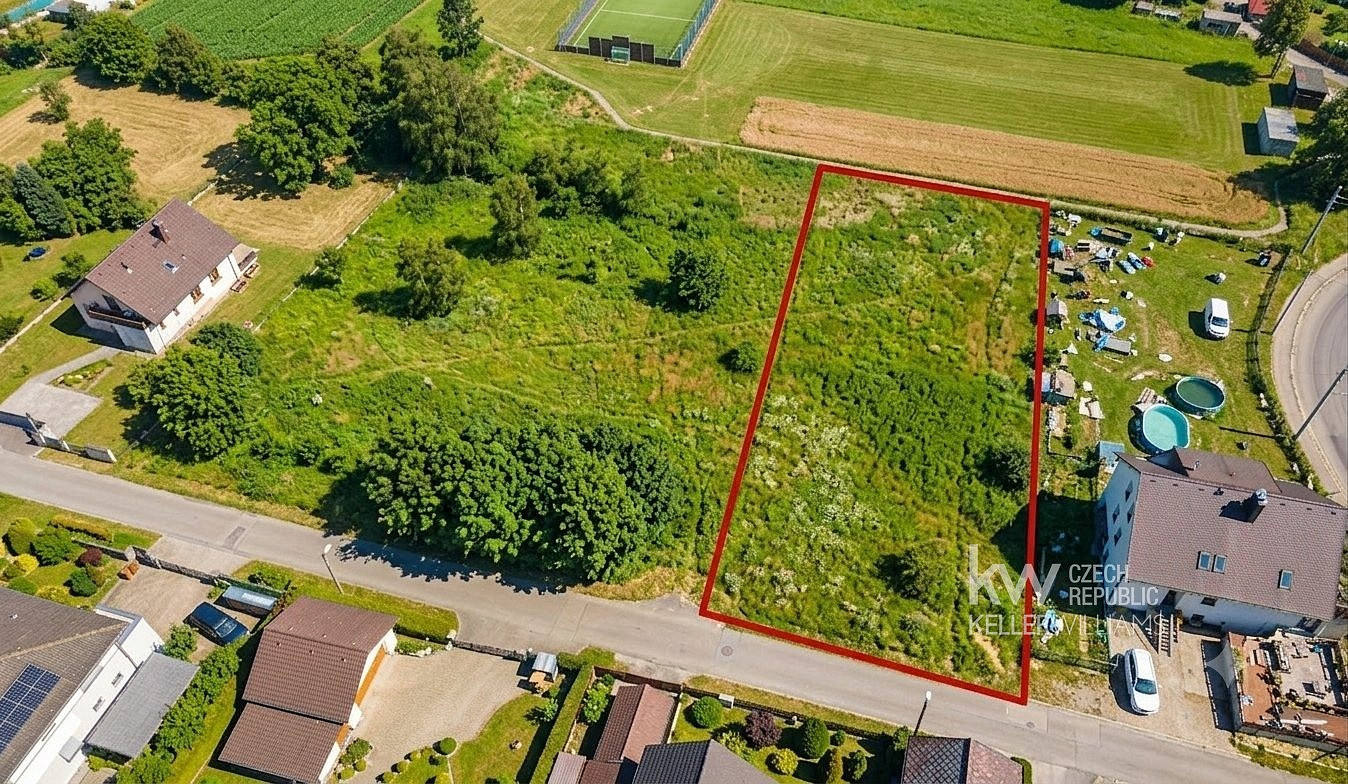 Prodej stavebního pozemku 1 528 m²