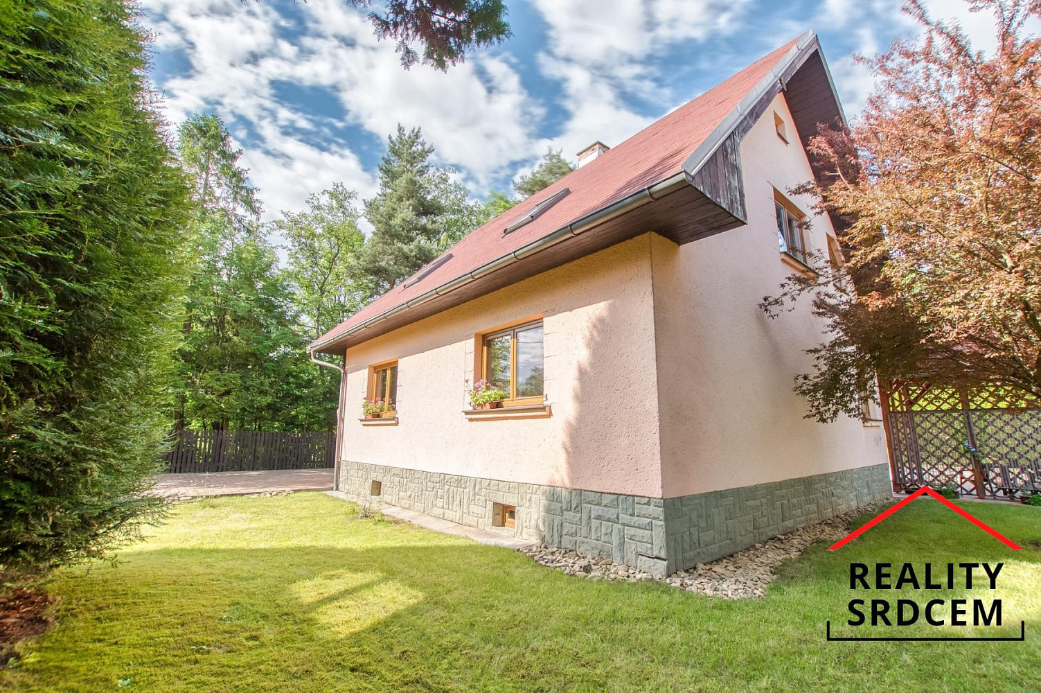 Prodej domu 170 m² s pozemkem 921 m² – fotografie 2