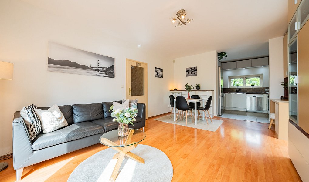 Prodej bytu 4+kk 93 m², Jinočany – náhled fotky 2