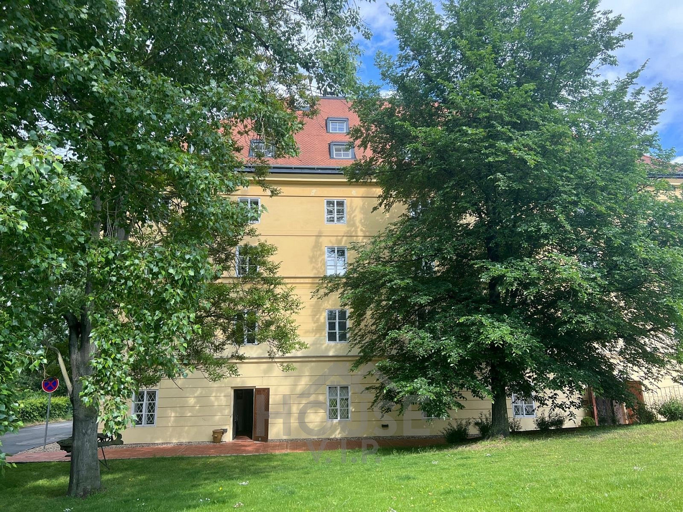 Prodej obchodních prostor 109 m² – fotografie 5