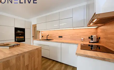 Pronájem bytu 3+kk 84 m²