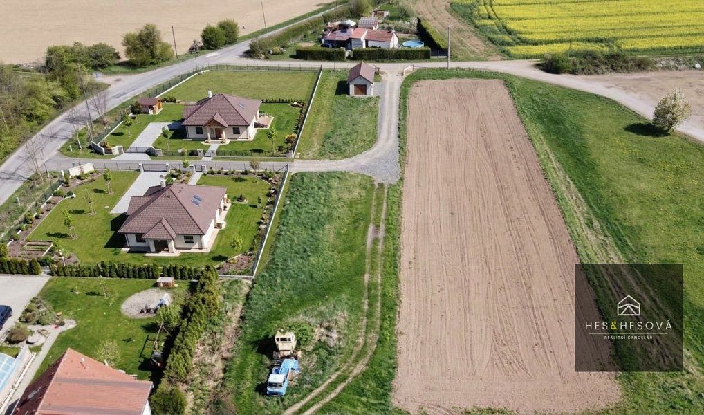 Prodej stavebního pozemku 805 m², Vysoký Újezd – náhled fotky 3
