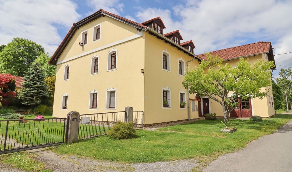 Prodej domu 550 m² s pozemkem 700 m², Kašperské Hory – náhled fotky 5