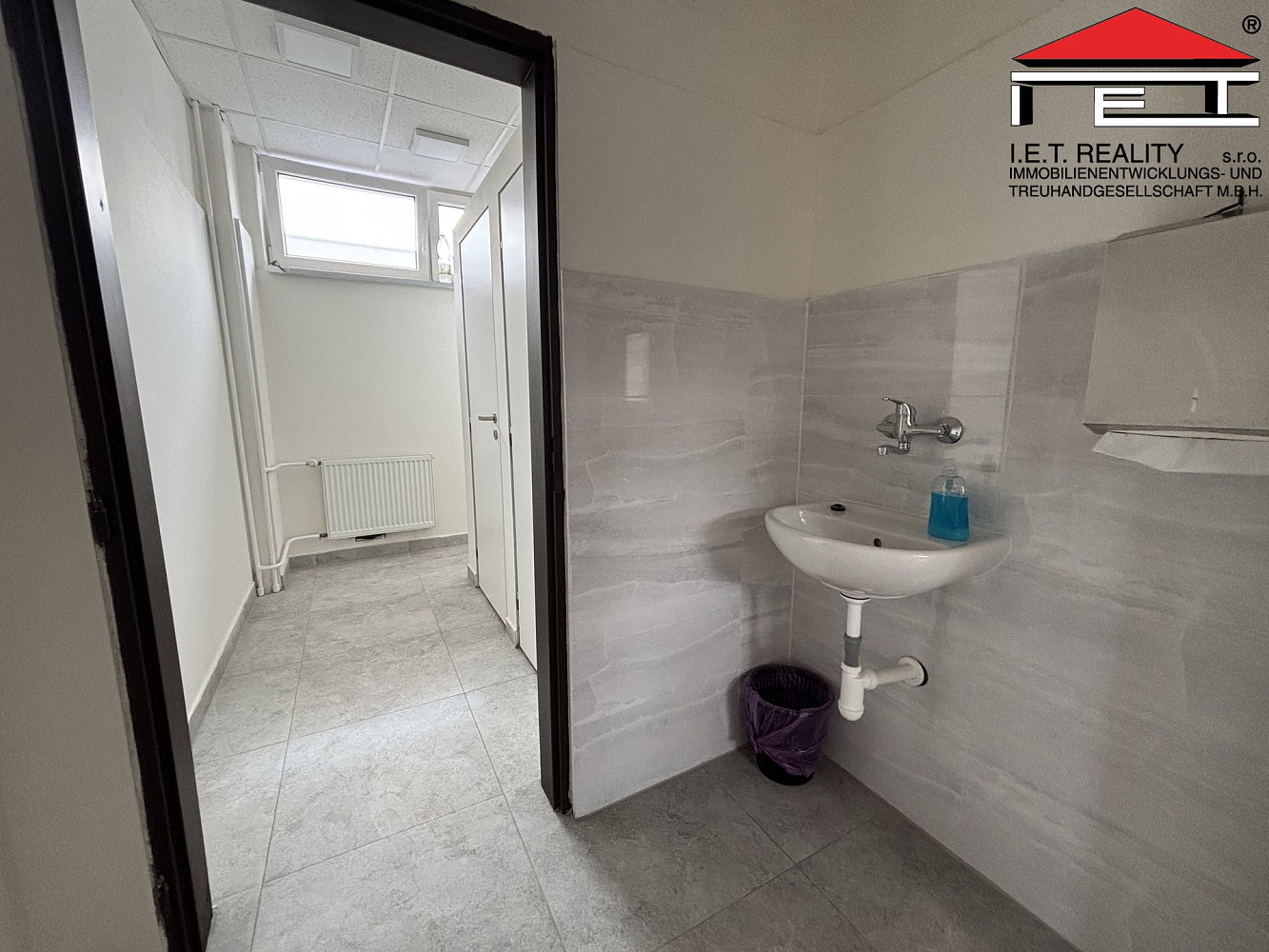 Pronájem zatepleného skladu 200 m² - Ostrava-Kunčice ul. Frýdecká – pohled 2