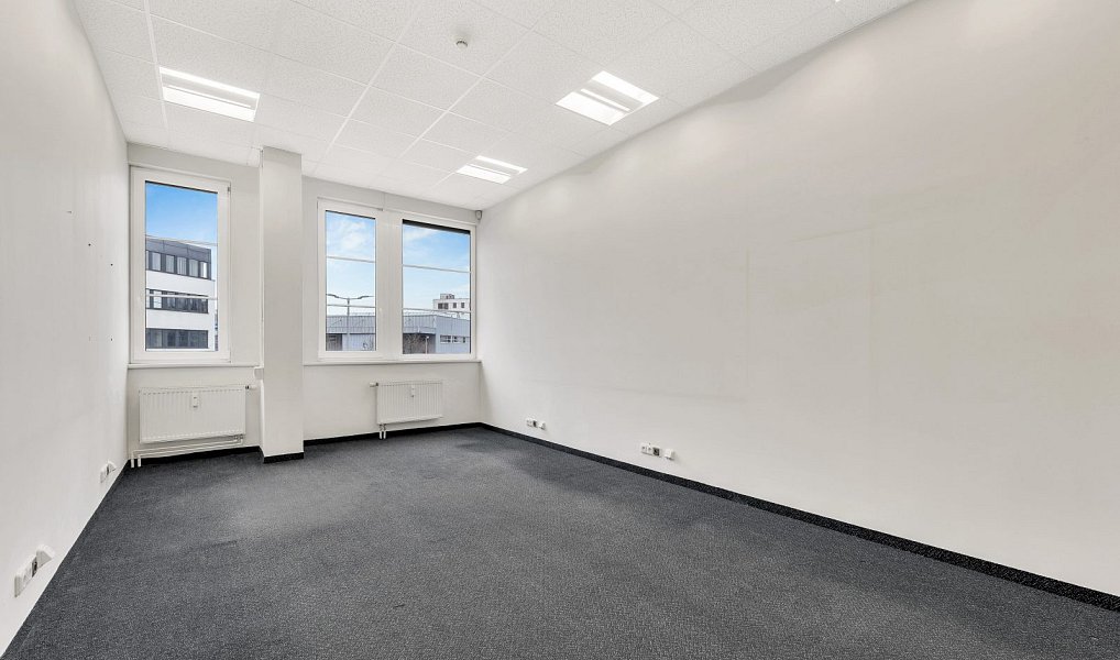Pronájem kanceláře 445 m², Ořech – náhled fotky 4