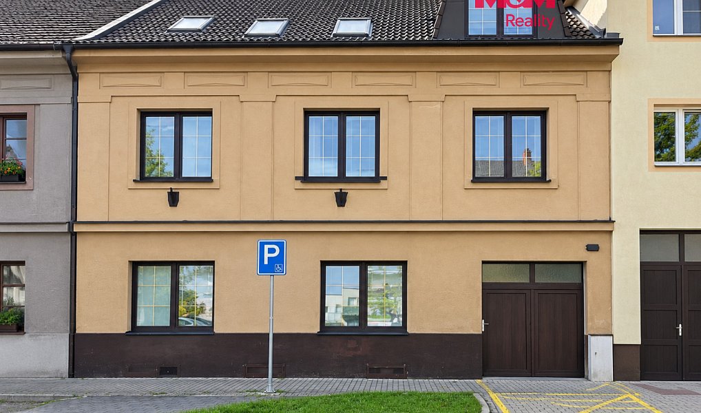 Pronájem bytu 3+1 84 m², Pardubice – fotka 1 z 16