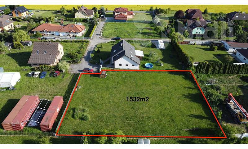 Prodej stavebního pozemku 1 532 m²