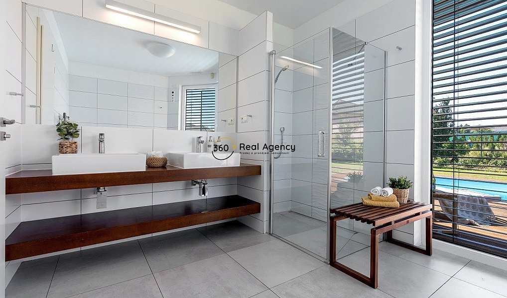 Prodej domu 214 m² s pozemkem 1 240 m², Trnová – náhled fotky 8