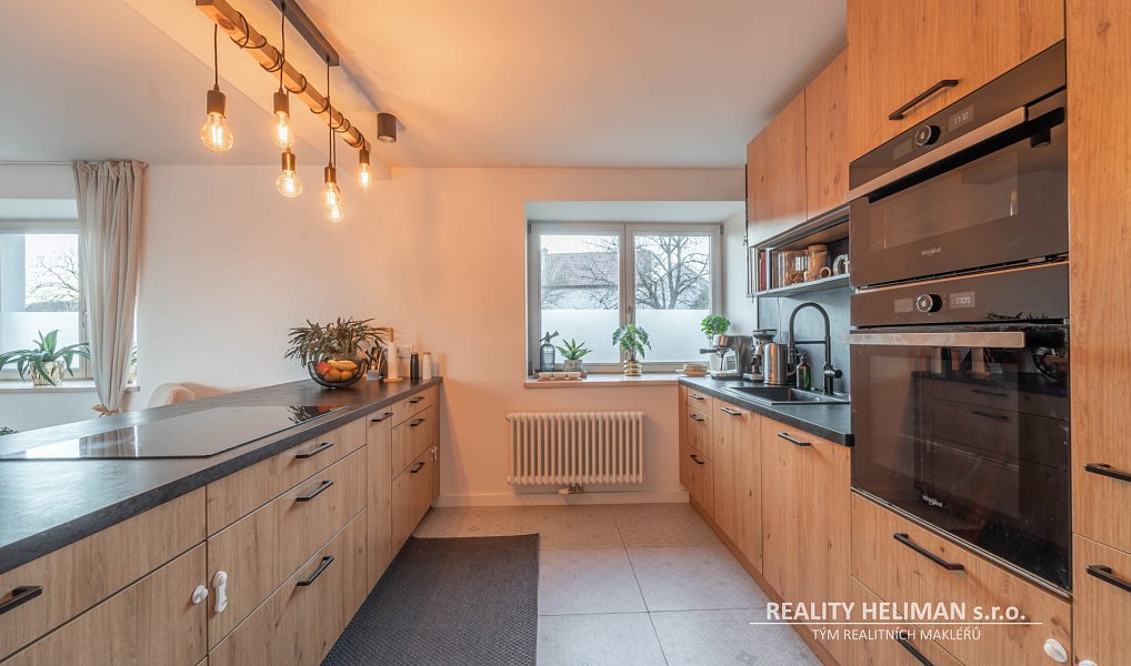 Prodej domu 260 m² s pozemkem 5 558 m², Košice – náhled fotky 2