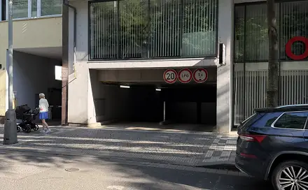 Pronájem garážového stání Praha 8, Karlín (Křižíkova), Křižíkova, Praha 8 - Karlín