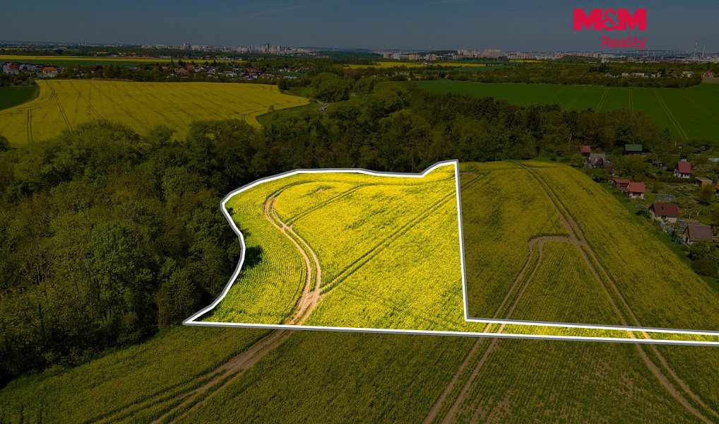 Prodej pole 9 488 m², Praha – náhled fotky 2