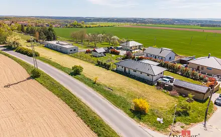 Prodej stavebního pozemku 2 357 m², Střemy - Jenichov, okres Mělník
