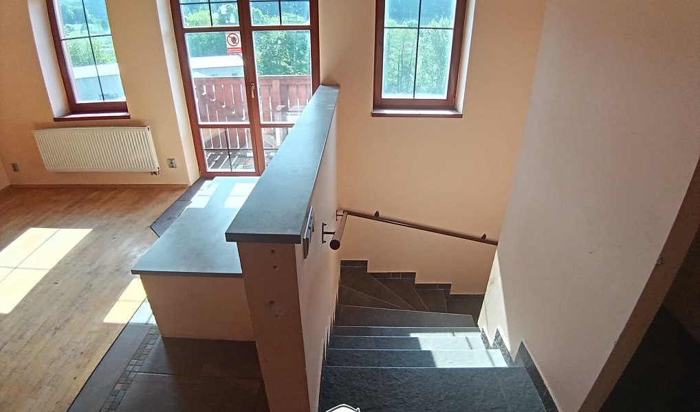 Prodej bytu 4+kk 111 m², Hejnice – náhled fotky 2