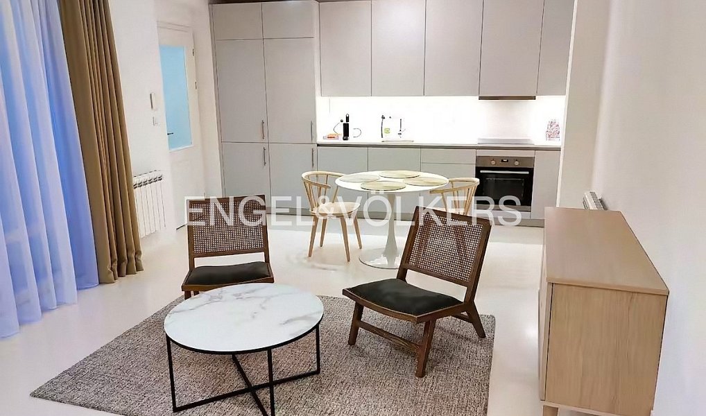 Pronájem bytu 1+kk 38 m², Praha – náhled fotky 2