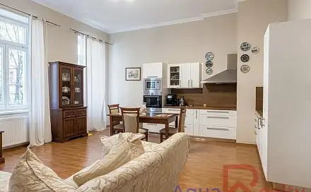 Pronájem bytu 3+kk 86 m², Zámecký vrch, Karlovy Vary