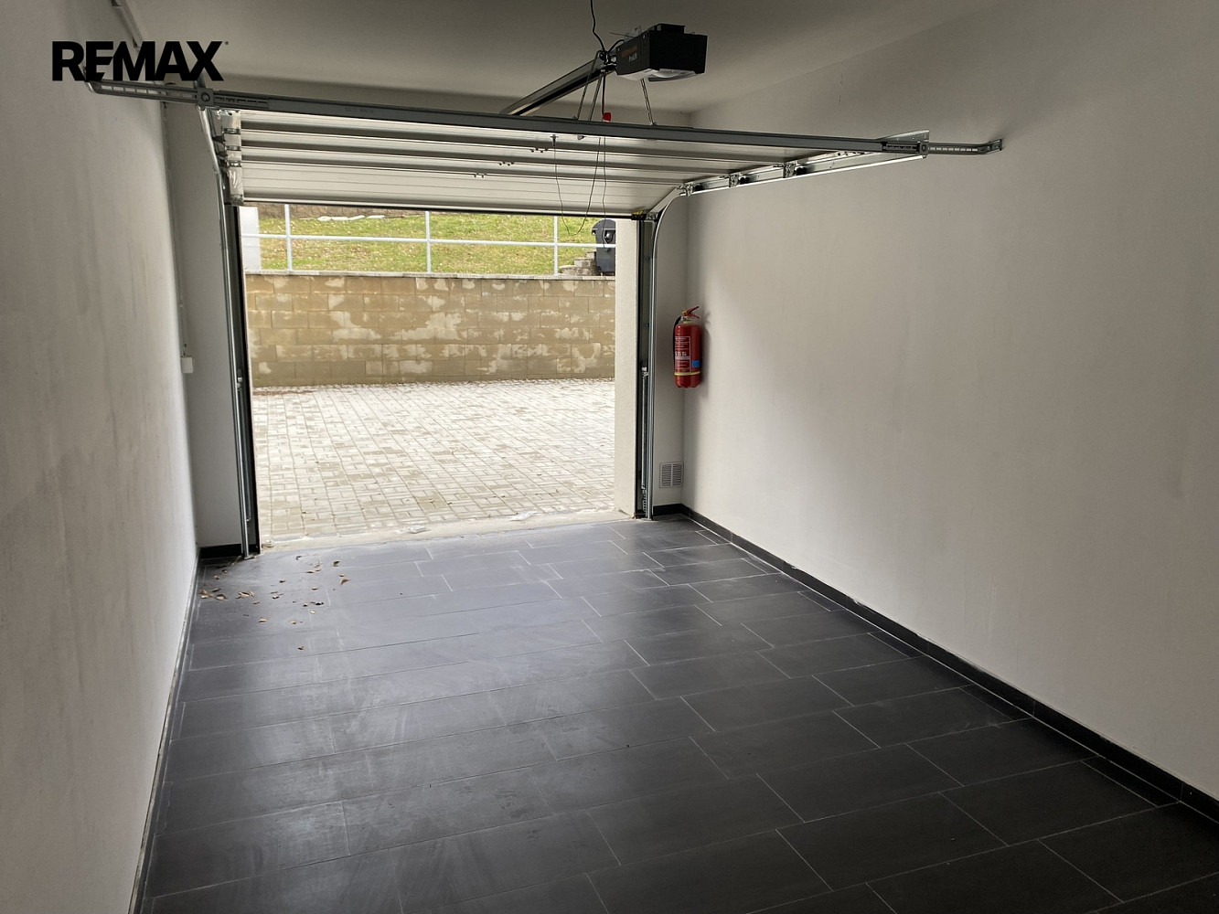Prodej novostavby garáže meziboří 18 m2 — photo 3