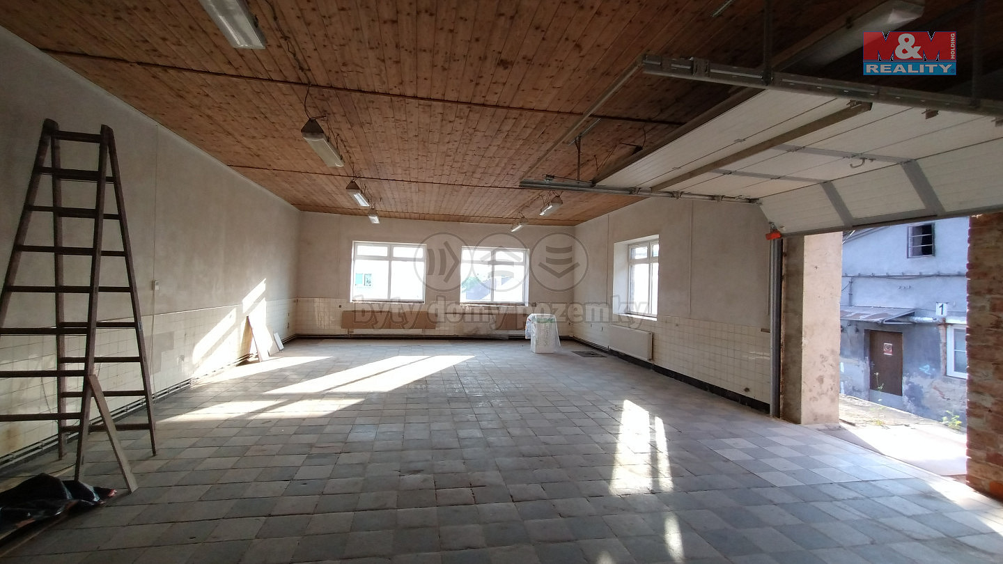 Pronájem skladovacích prostor 160 m²