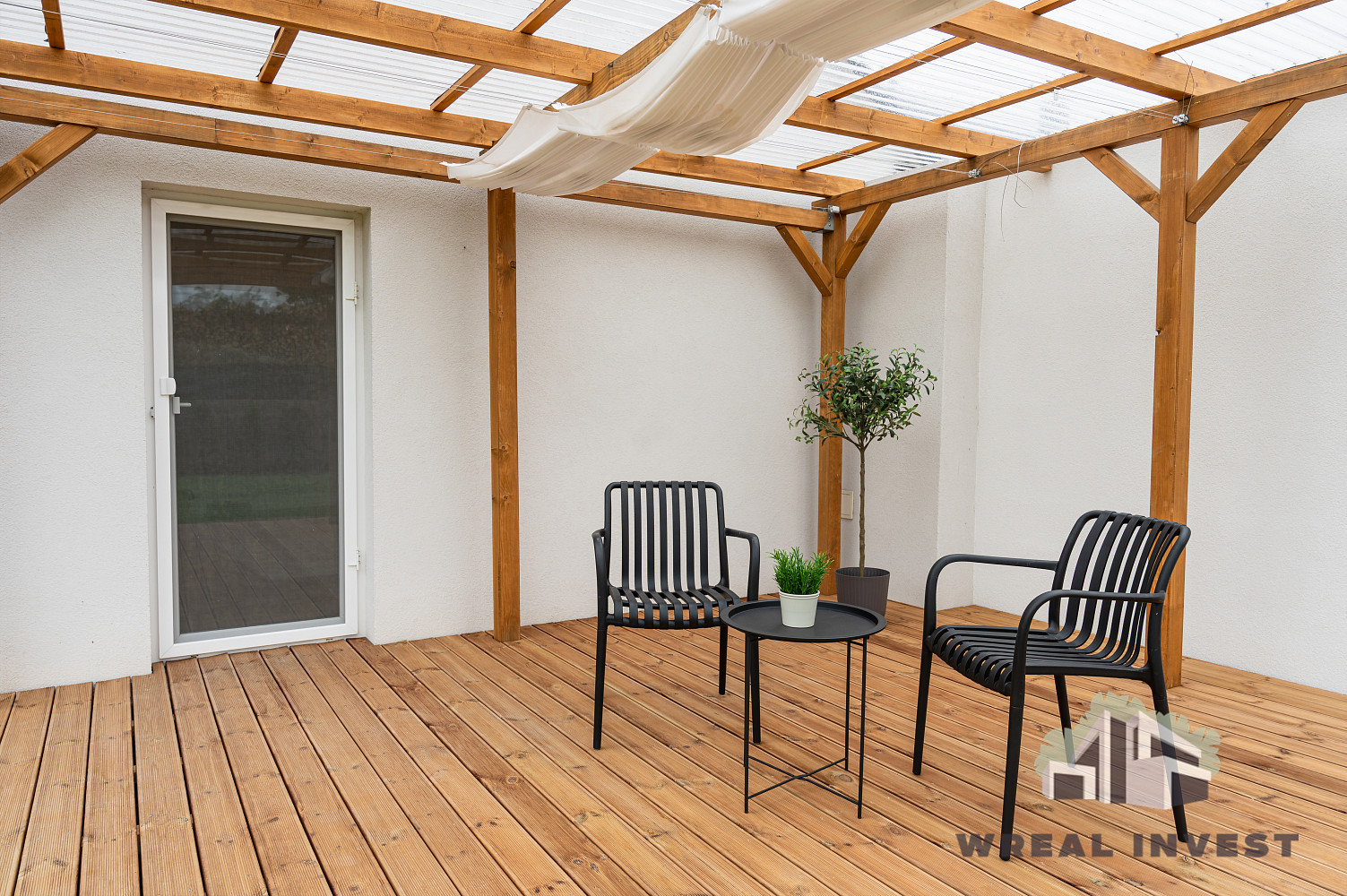 Prodej domu 114 m² s pozemkem 453 m² — photo 2