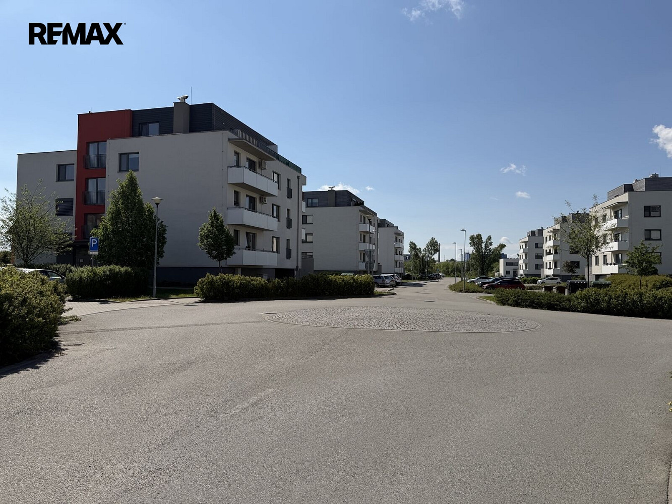 Prodej garážového stání na sídlišti Zelnice ve Slavkově u Brna.