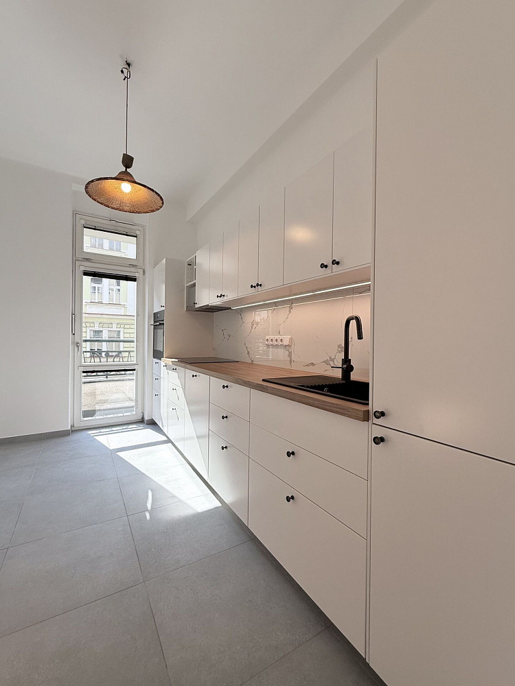 Pronájem bytu 3+1 88 m², Praha