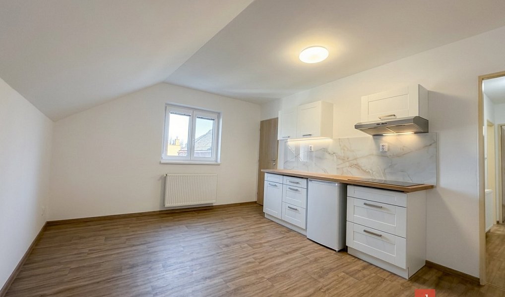 Pronájem bytu 2+kk 45 m², Hulín – náhled fotky 2