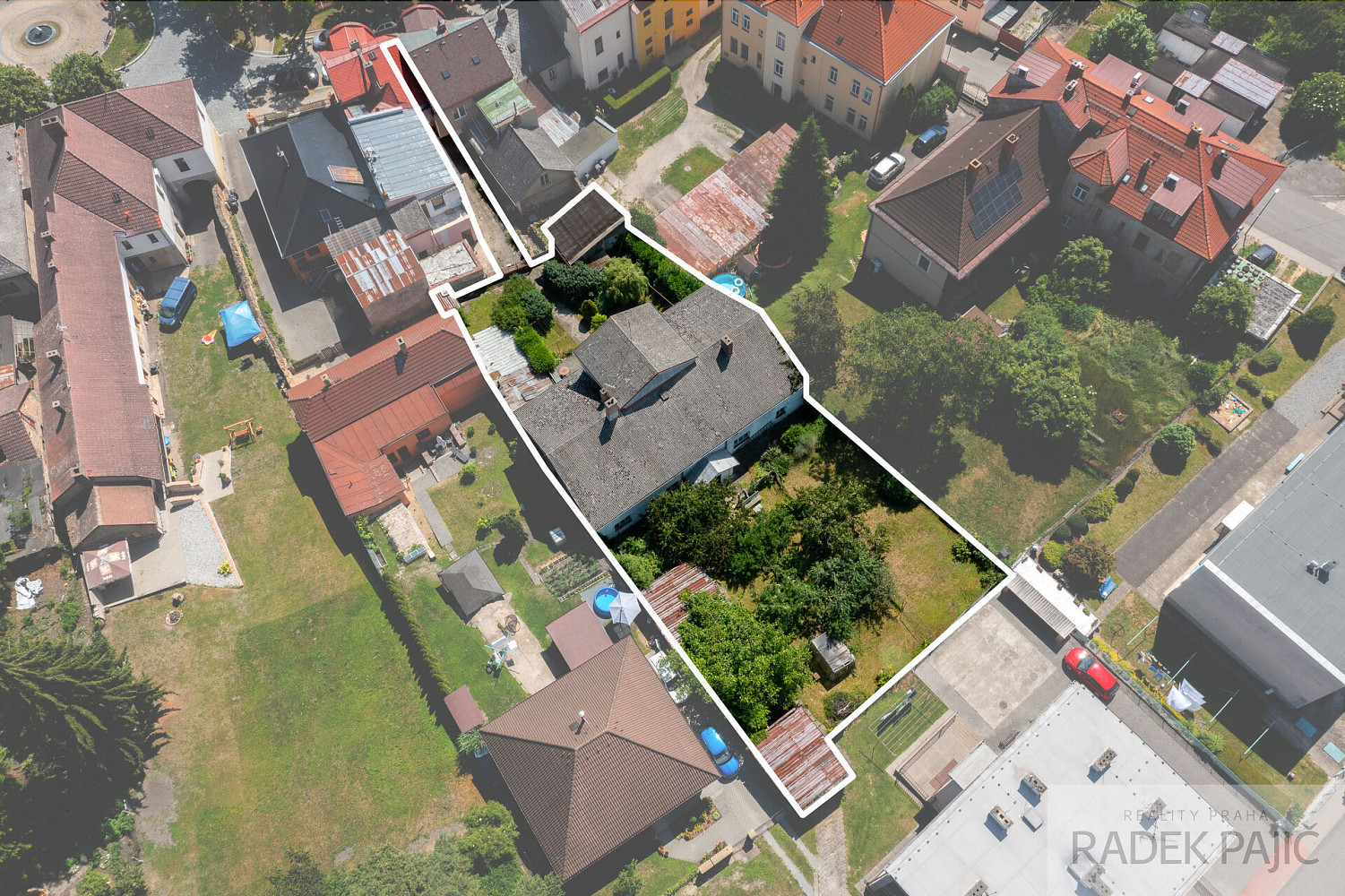 Prodej domu 218 m² s pozemkem 1 274 m² – fotografie 2