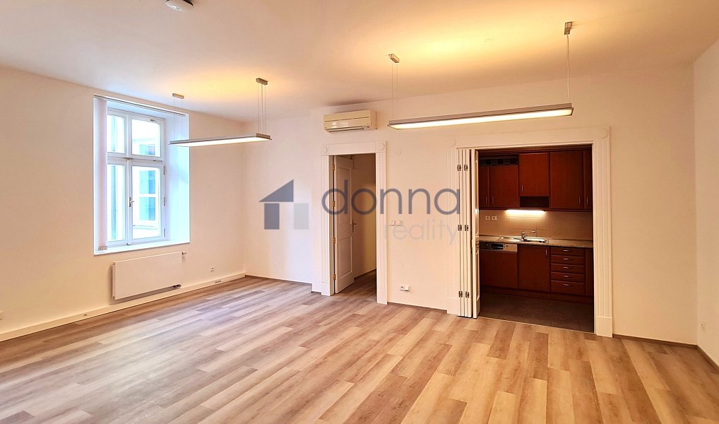 Pronájem bytu 4+kk 155 m², Praha – fotka 1 z 9