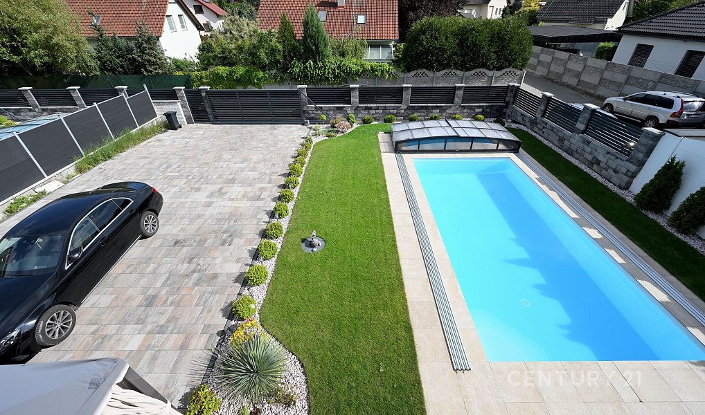 Prodej domu 243 m² s pozemkem 850 m², Květnice – náhled fotky 18