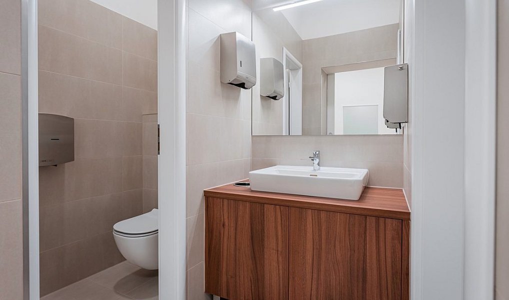 Pronájem kanceláře 115 m², Praha – náhled fotky 5