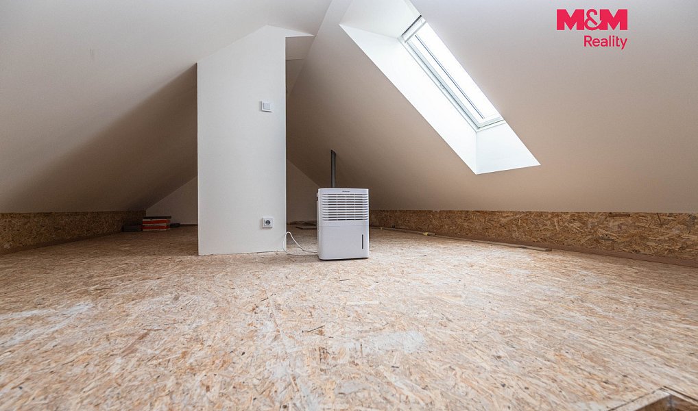 Prodej domu 248 m² s pozemkem 1 542 m², Žižice – náhled fotky 14