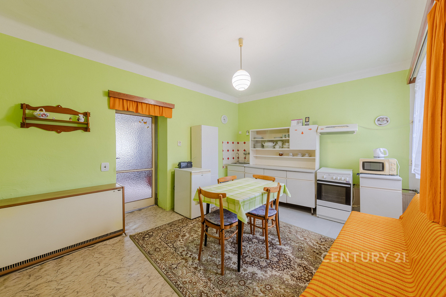Prodej domu 140 m² s pozemkem 1 778 m² – fotografie 2