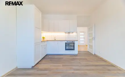 Pronájem bytu 3+kk 76 m², Rybalkova, Praha 10 - Vršovice