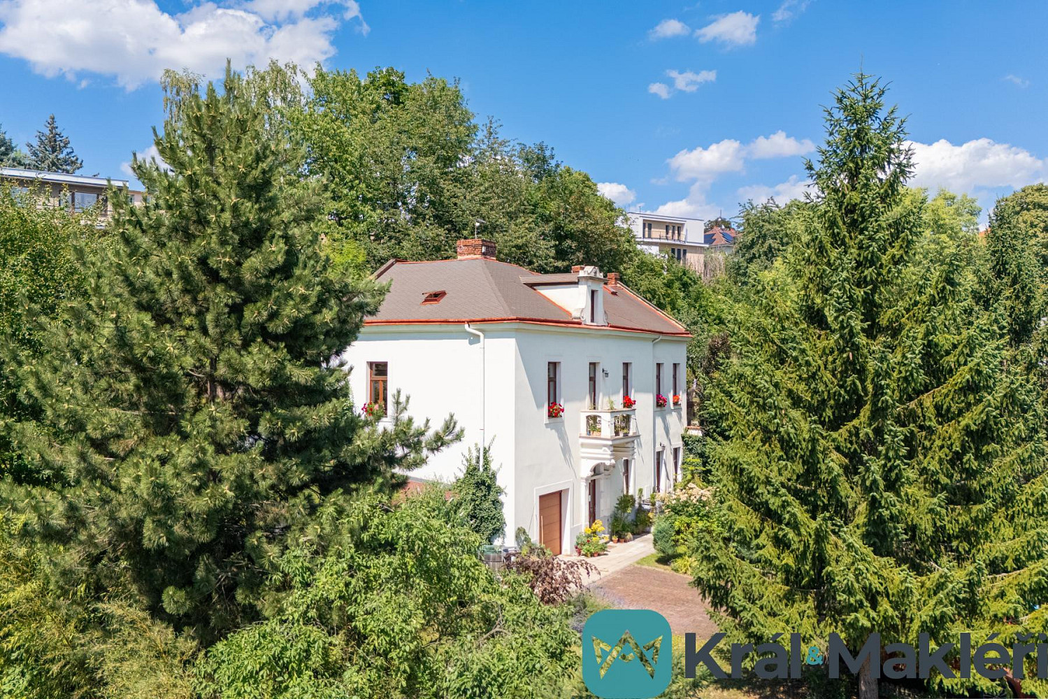 Prodej obchodních prostor 242 m²