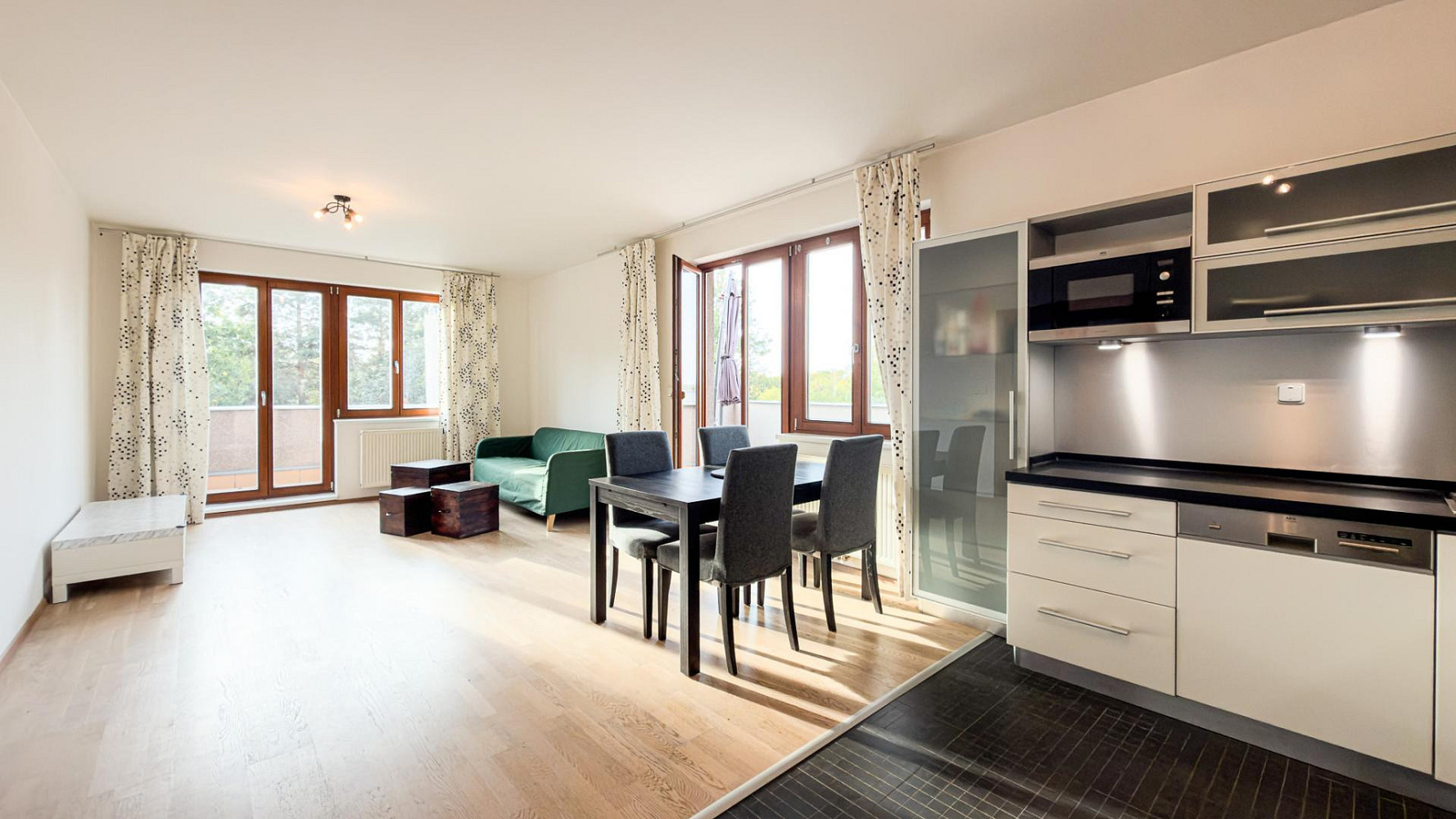 Pronájem bytu 2+kk 61 m² – fotografie 3