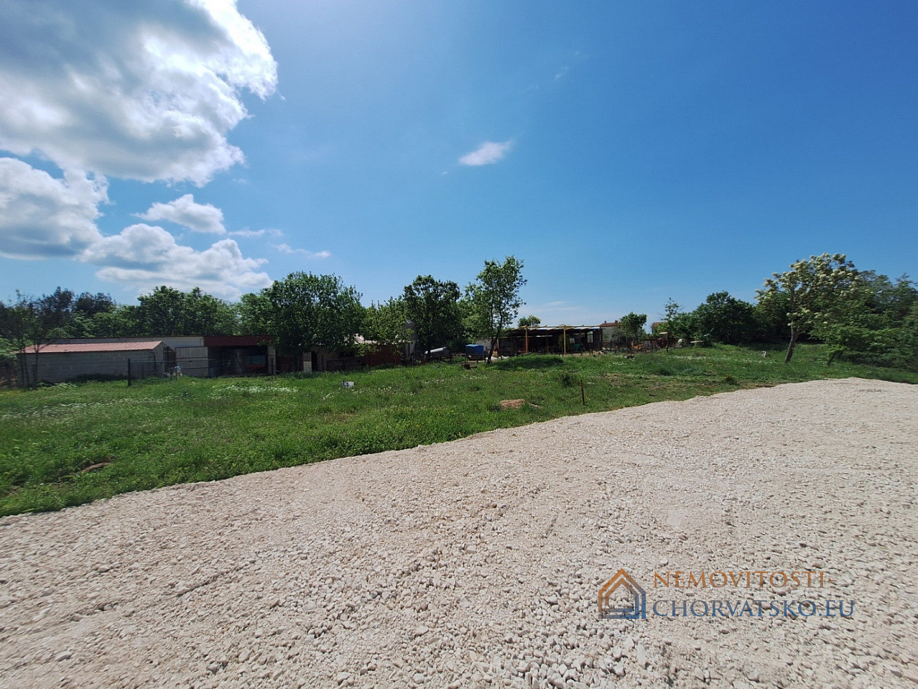 Prodej stavebního pozemku 353 m² - Vista 2