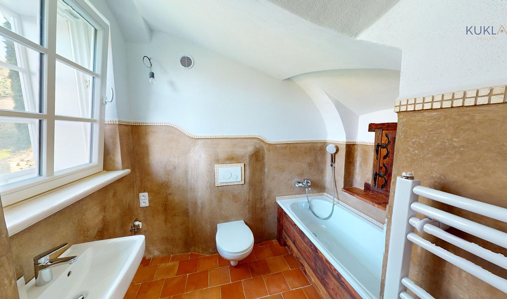 Prodej domu 380 m² s pozemkem 1 805 m², Vyklantice – náhled fotky 8