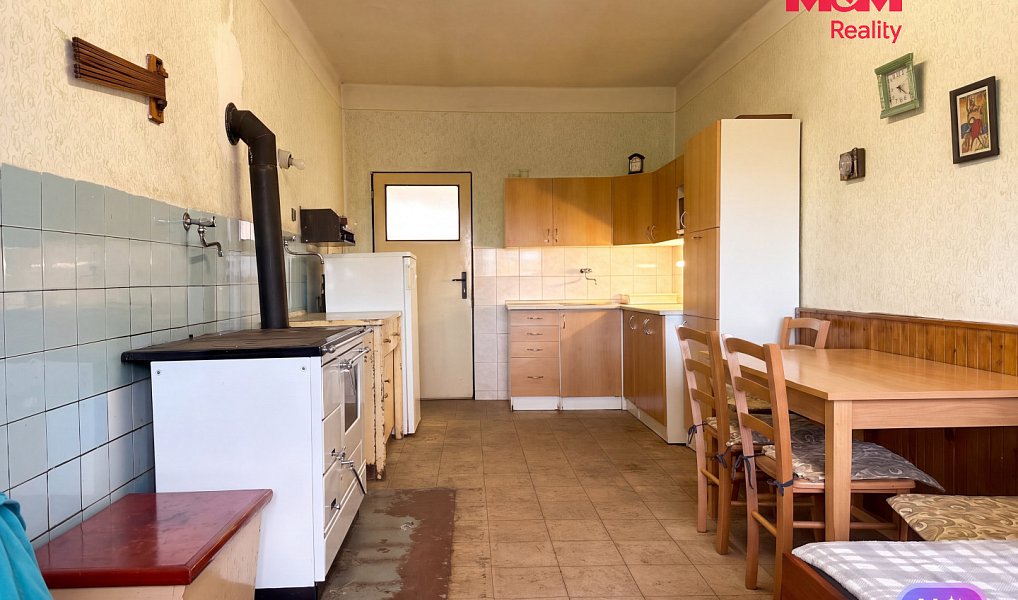 Prodej domu 215 m² s pozemkem 7 248 m², Blšany – náhled fotky 2