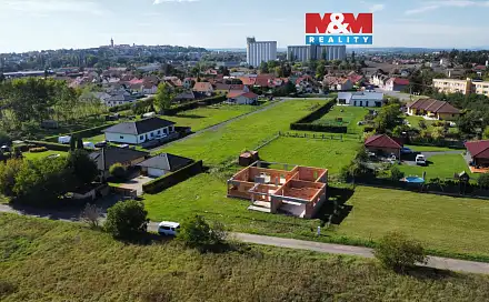 Prodej stavebního pozemku 1 044 m², Lhotecká, Mělník